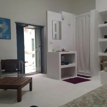 فندق مبيت وإفطار Patio Ii At